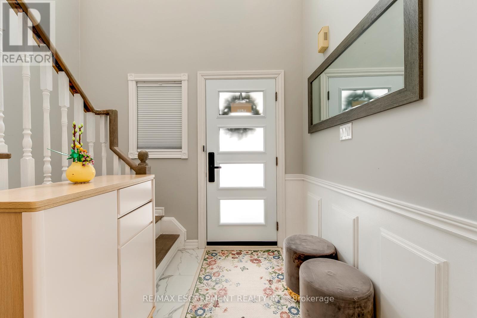 80 Beaverbrook Crescent, Vaughan, Ontario L6A 3T3 - Photo 3 - N12783948