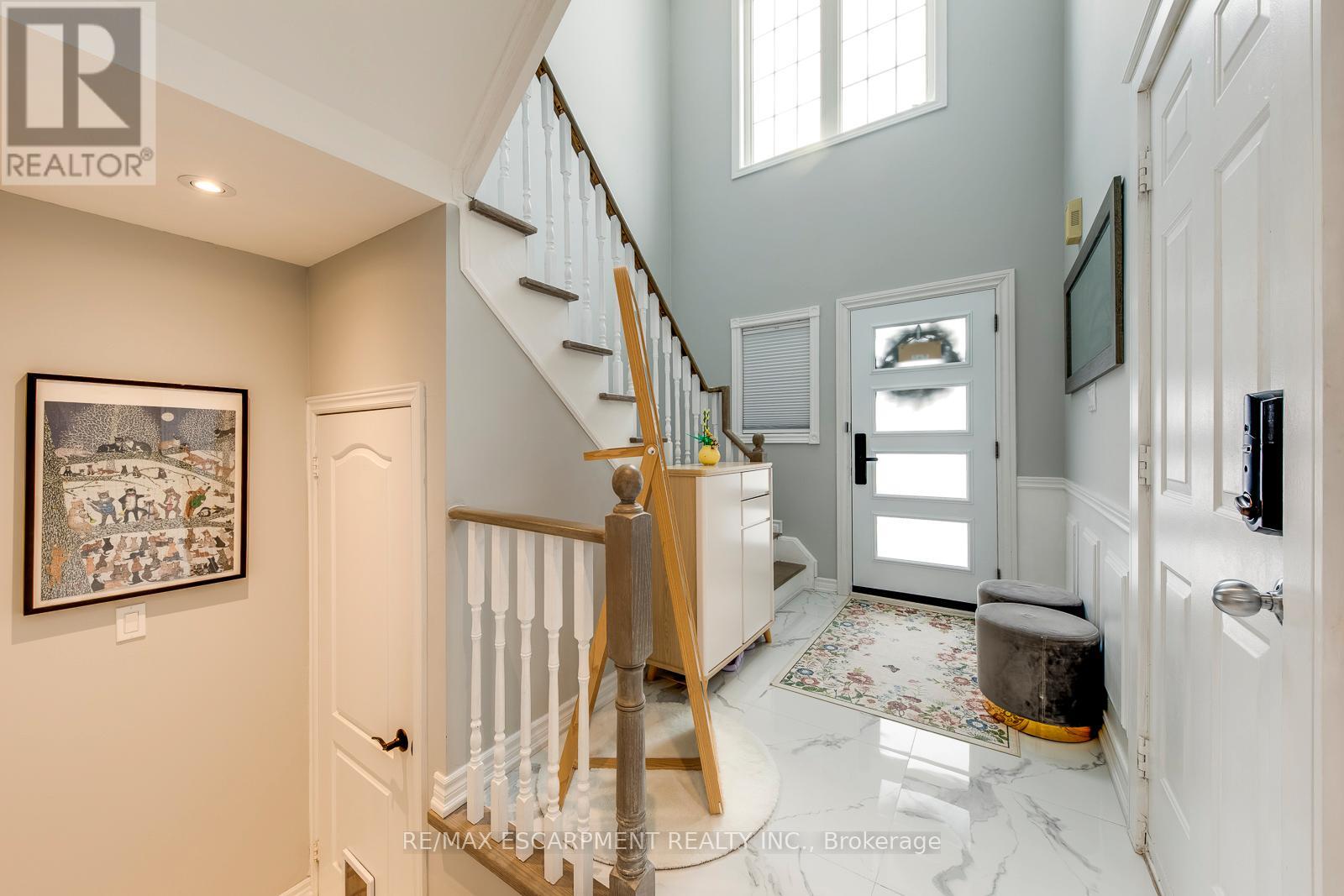 80 Beaverbrook Crescent, Vaughan, Ontario L6A 3T3 - Photo 4 - N12783948