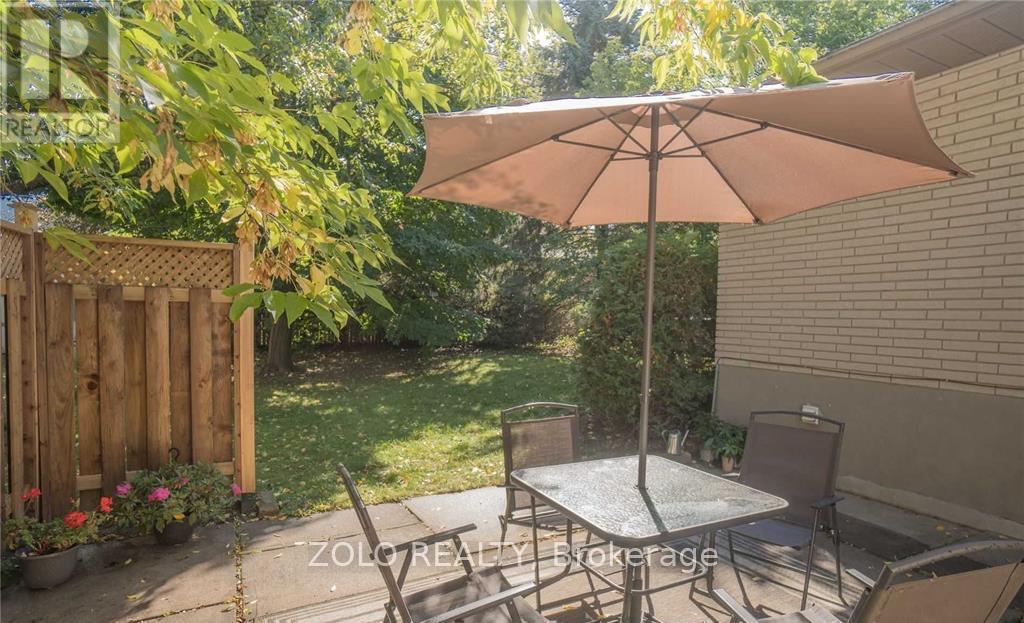 3 Highcroft Road, Barrie (Allandale Heights), Ontario L4N 2X3 - Photo 2 - S12783942