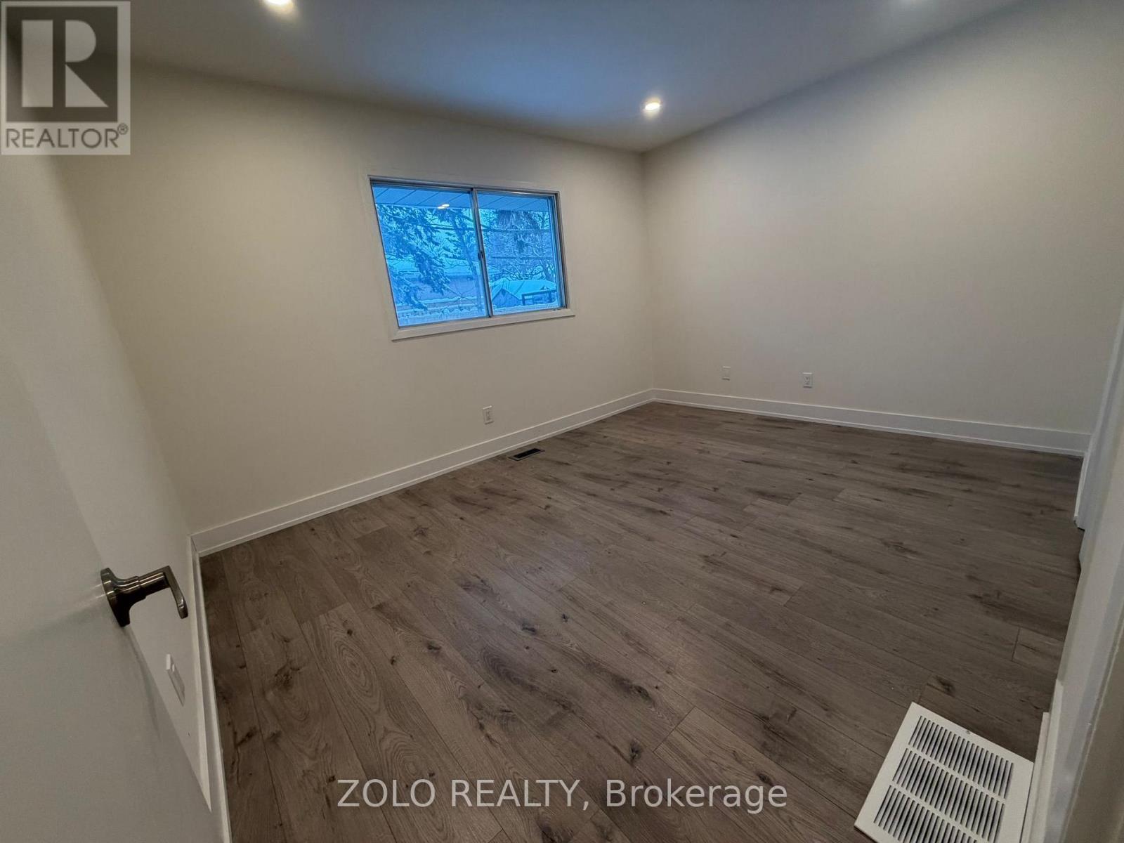 3 Highcroft Road, Barrie (Allandale Heights), Ontario L4N 2X3 - Photo 9 - S12783942