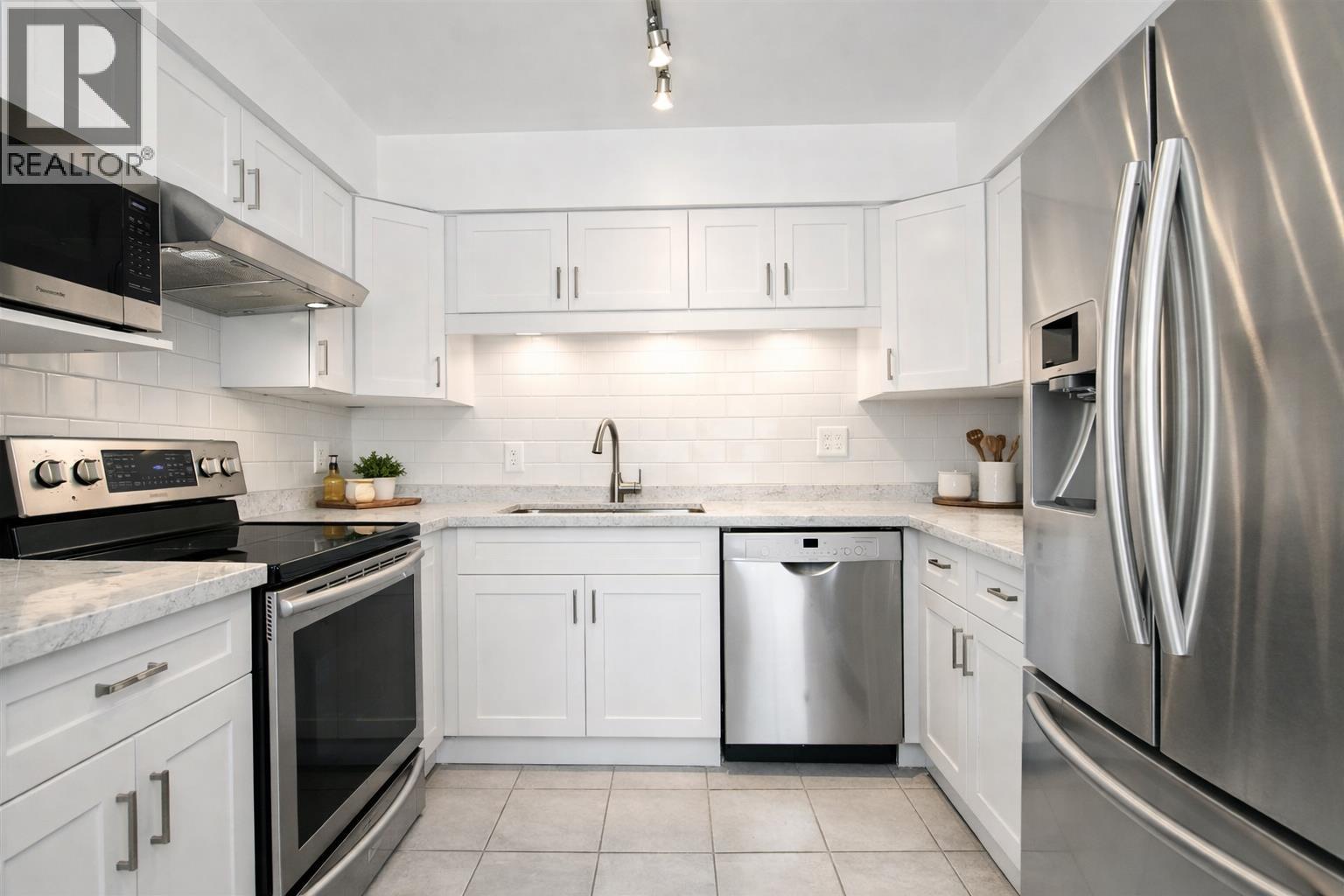 156 W 62nd Avenue, Vancouver, British Columbia  V5X 2E1 - Photo 10 - R3050031