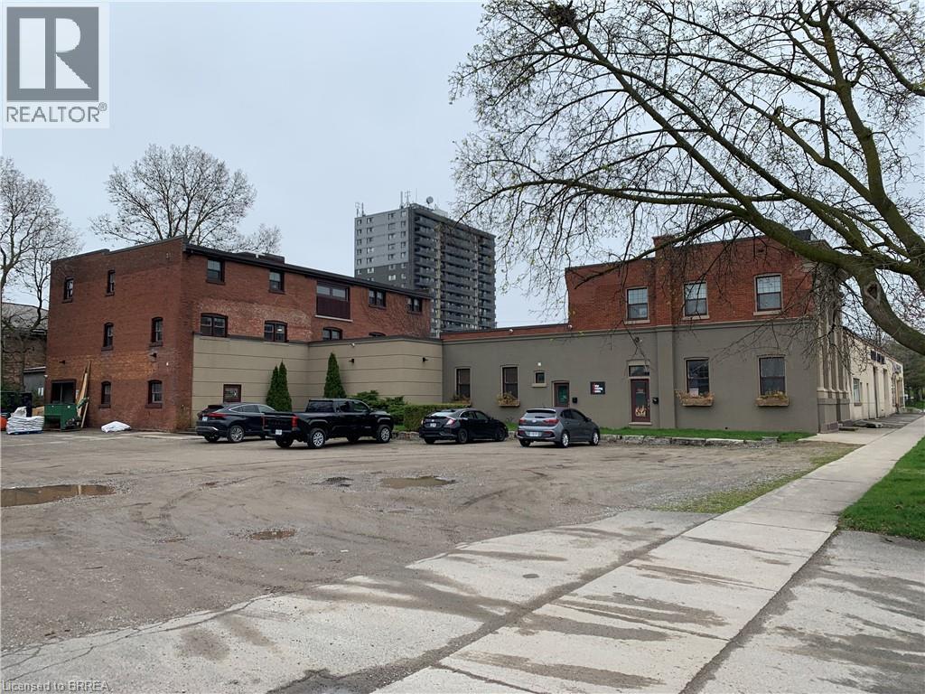 137 Nelson Street Unit# 203, Brantford, Ontario  N3S 4B5 - Photo 3 - 40801664