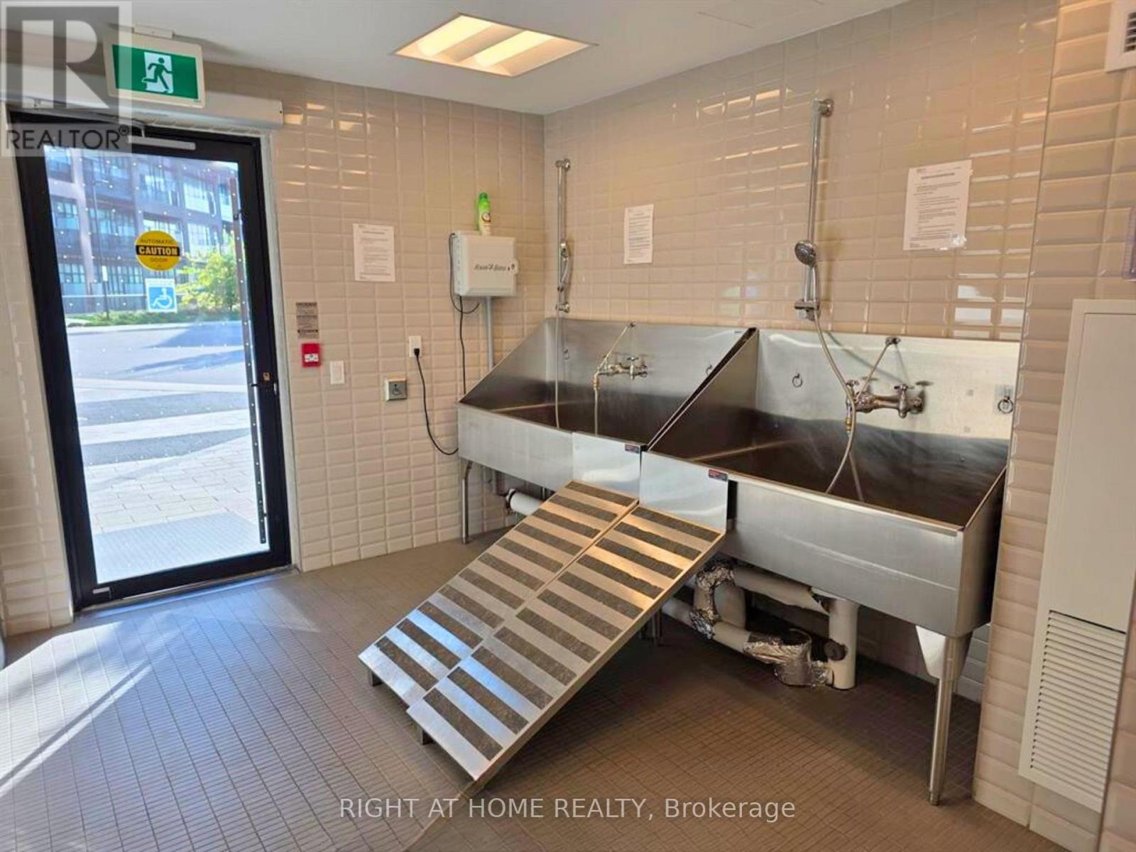 815 - 50 George Butchard Drive E, Toronto, Ontario  M3K 0C9 - Photo 19 - W12784000