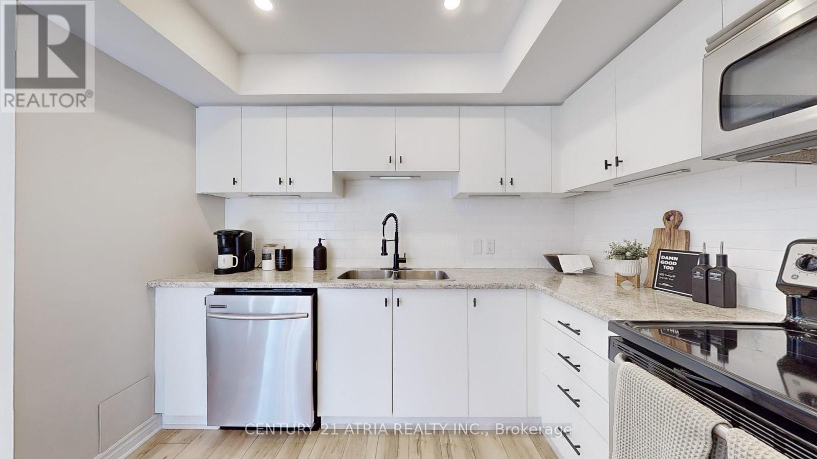 63 - 2441 Greenwich Drive, Oakville, Ontario  L6M 0S3 - Photo 6 - W12784002