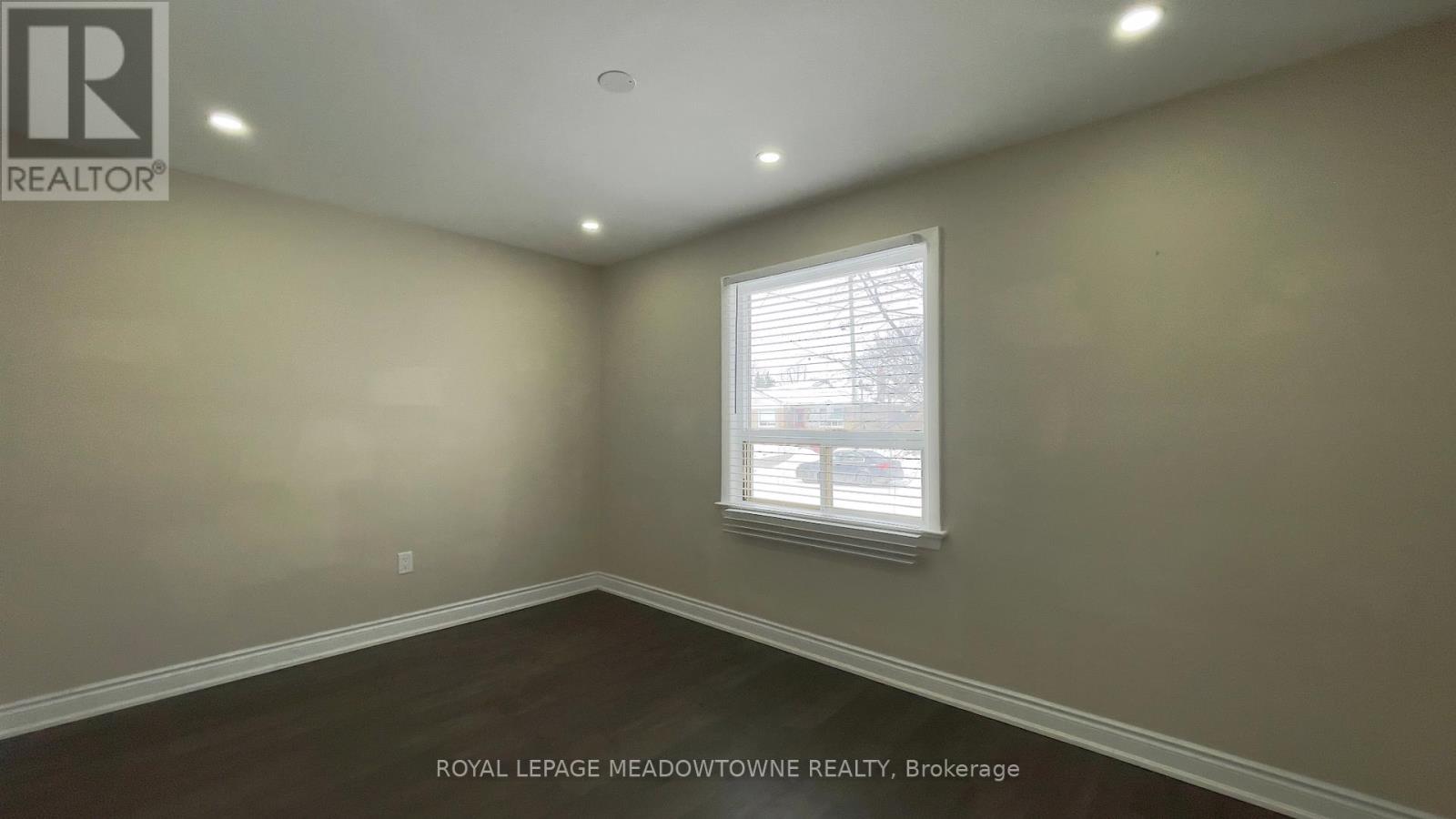 Main - 4 Keats Avenue, Halton Hills, Ontario  L7G 1T4 - Photo 11 - W12784004