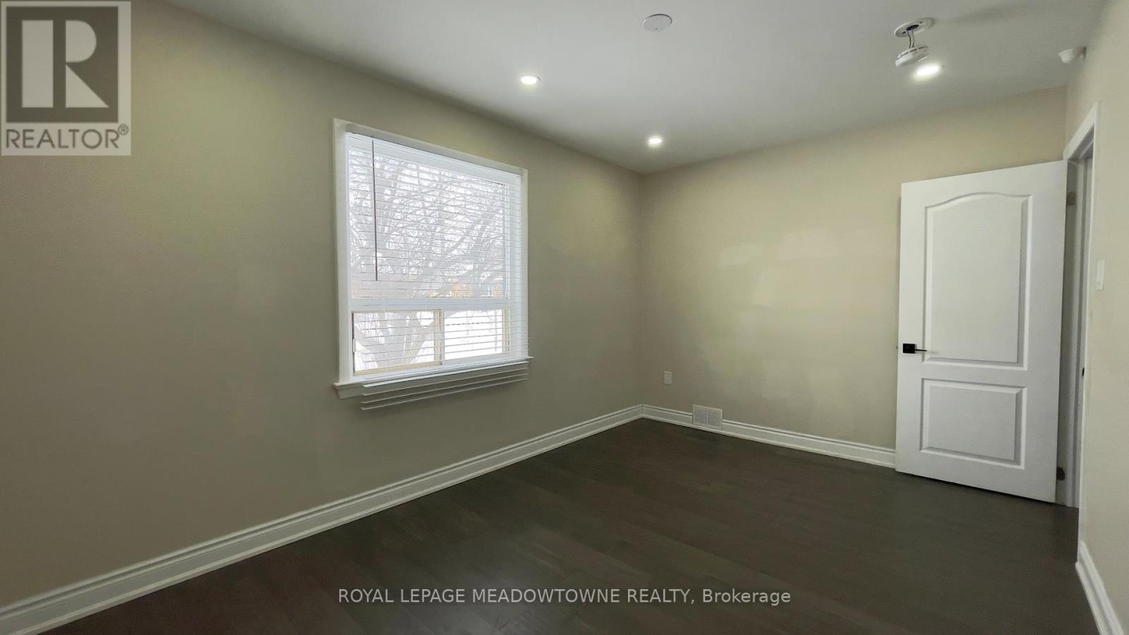 Main - 4 Keats Avenue, Halton Hills, Ontario  L7G 1T4 - Photo 14 - W12784004