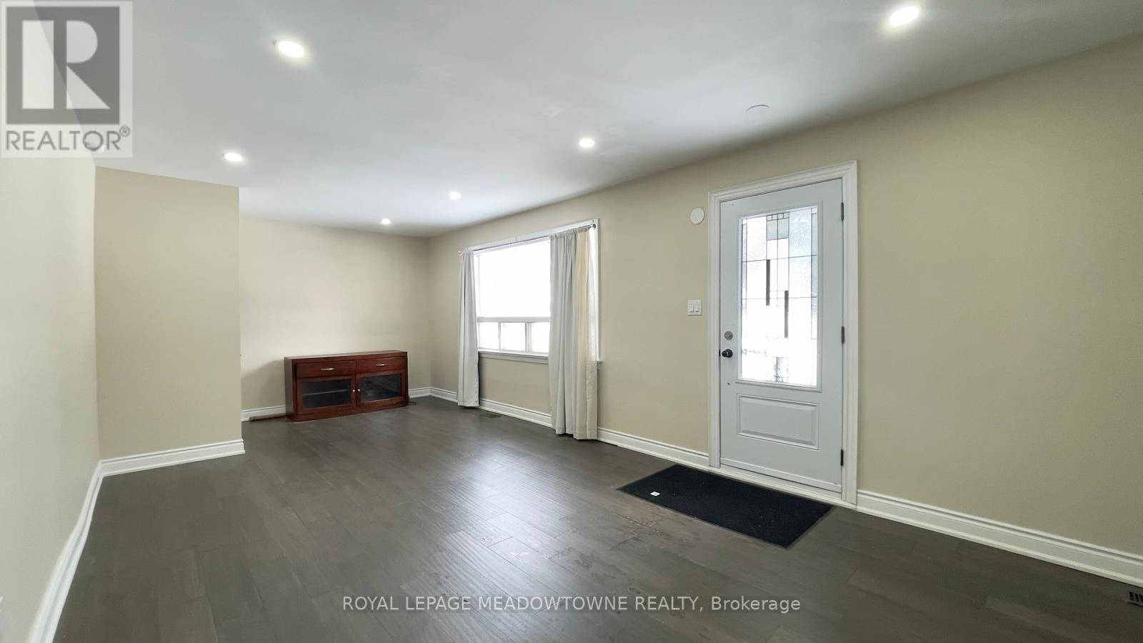 Main - 4 Keats Avenue, Halton Hills, Ontario  L7G 1T4 - Photo 3 - W12784004