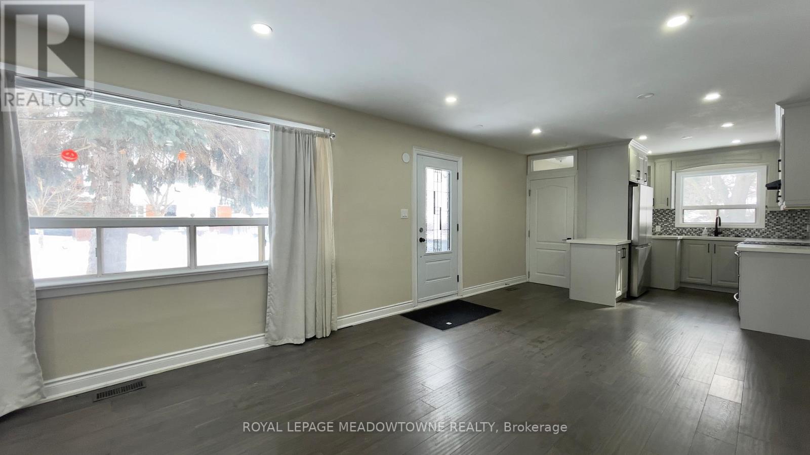 Main - 4 Keats Avenue, Halton Hills, Ontario  L7G 1T4 - Photo 4 - W12784004