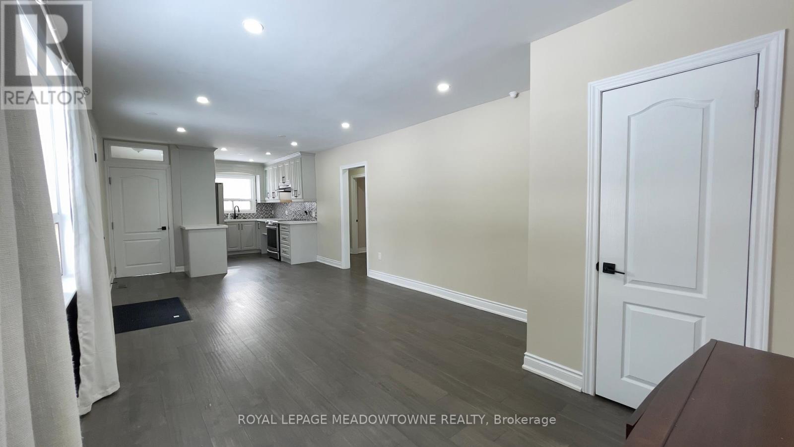 Main - 4 Keats Avenue, Halton Hills, Ontario  L7G 1T4 - Photo 6 - W12784004