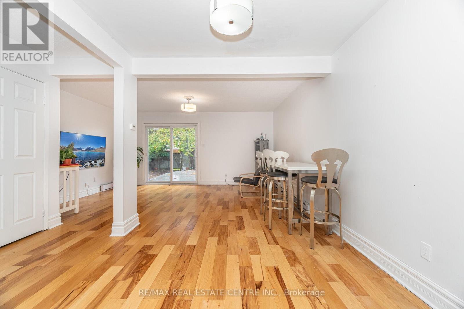 26 Haley Court, Brampton, Ontario  L6S 1N6 - Photo 10 - W12784054