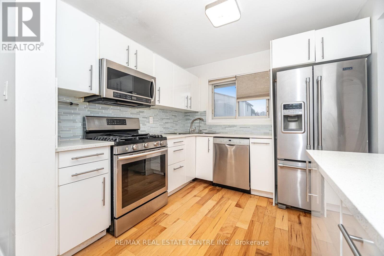 26 Haley Court, Brampton, Ontario  L6S 1N6 - Photo 12 - W12784054