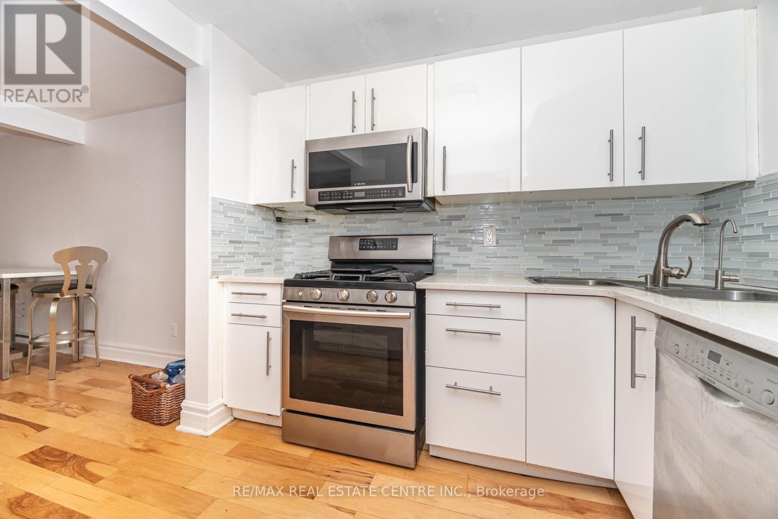 26 Haley Court, Brampton, Ontario  L6S 1N6 - Photo 13 - W12784054