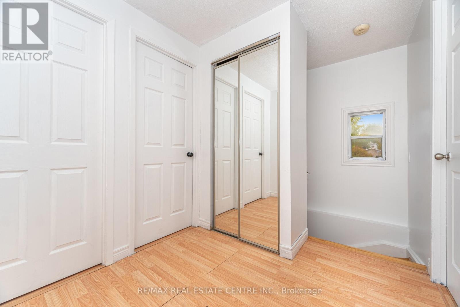 26 Haley Court, Brampton, Ontario  L6S 1N6 - Photo 17 - W12784054