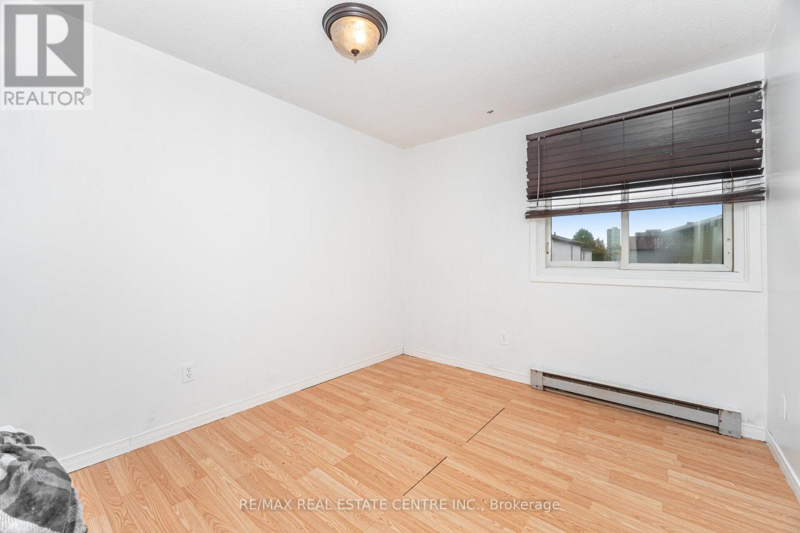 26 Haley Court, Brampton, Ontario  L6S 1N6 - Photo 21 - W12784054