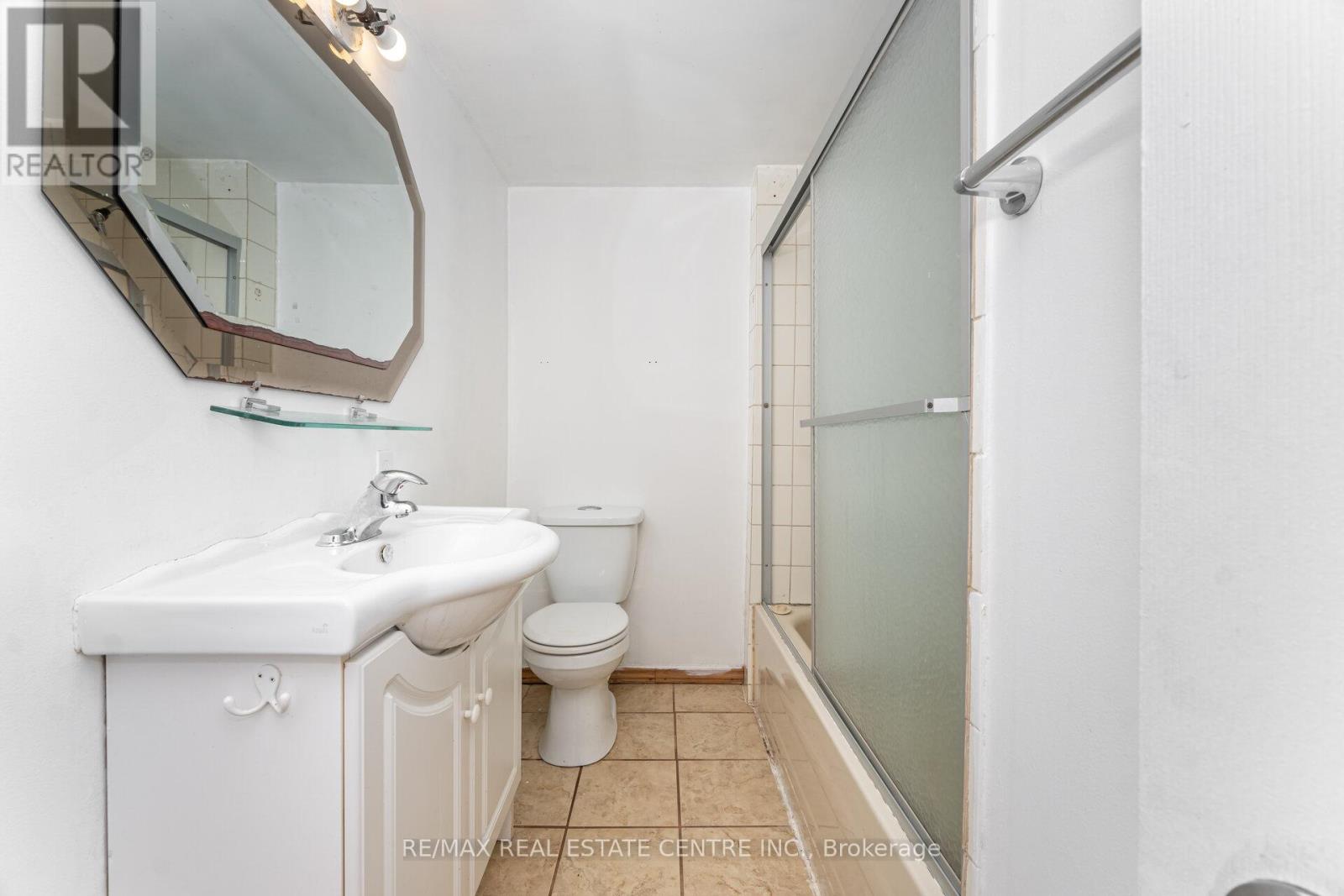 26 Haley Court, Brampton, Ontario  L6S 1N6 - Photo 29 - W12784054