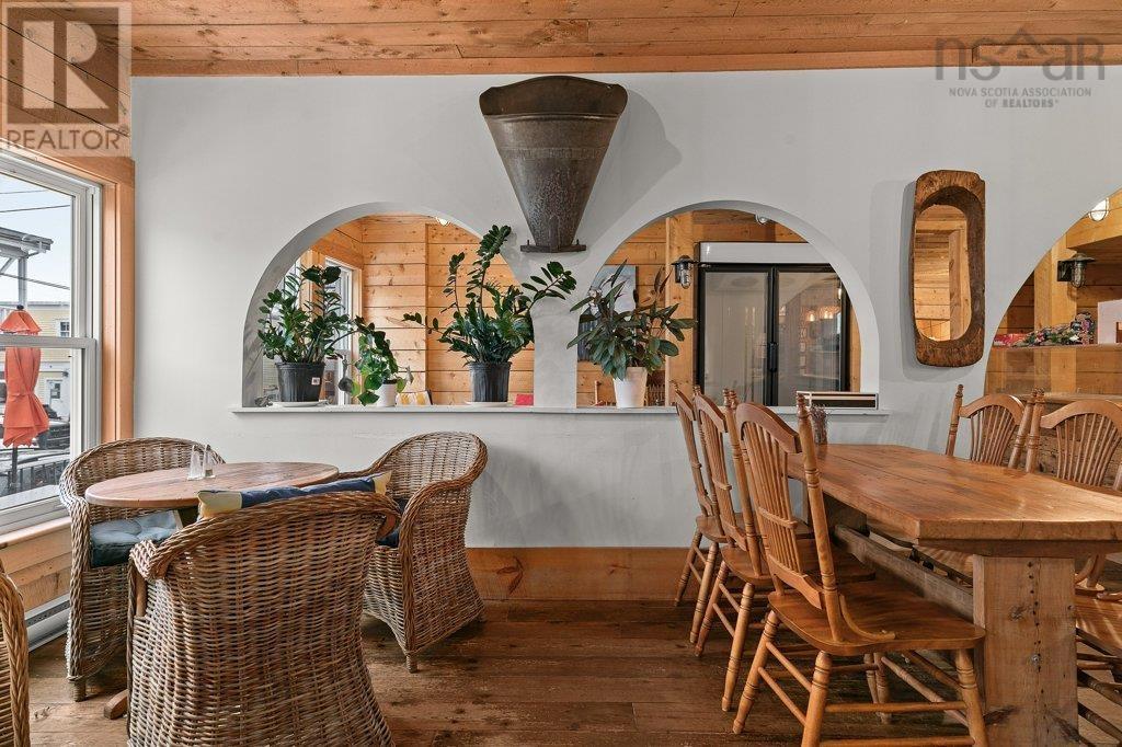 43 Queen Street, Chester, Nova Scotia  B0J 1J0 - Photo 8 - 202602660