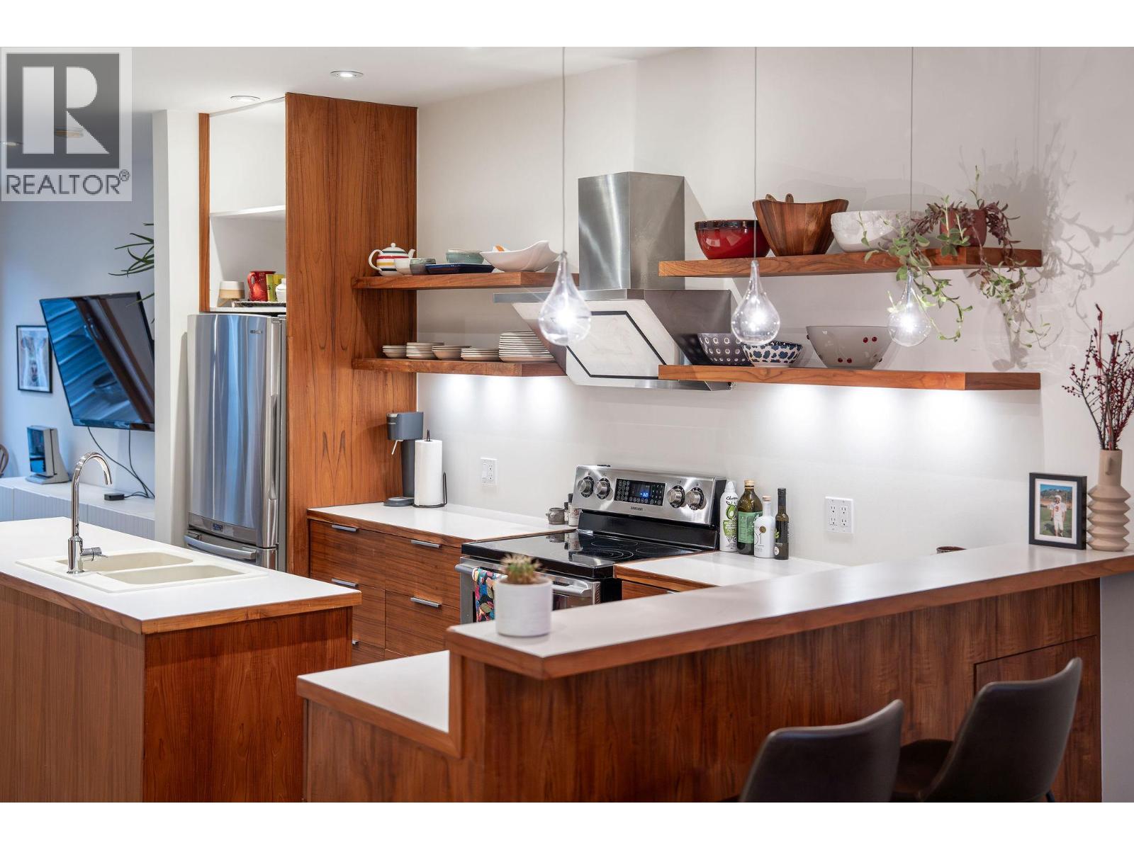 504 Ninth Street E, Revelstoke, British Columbia  V0E 2S0 - Photo 10 - 10375450