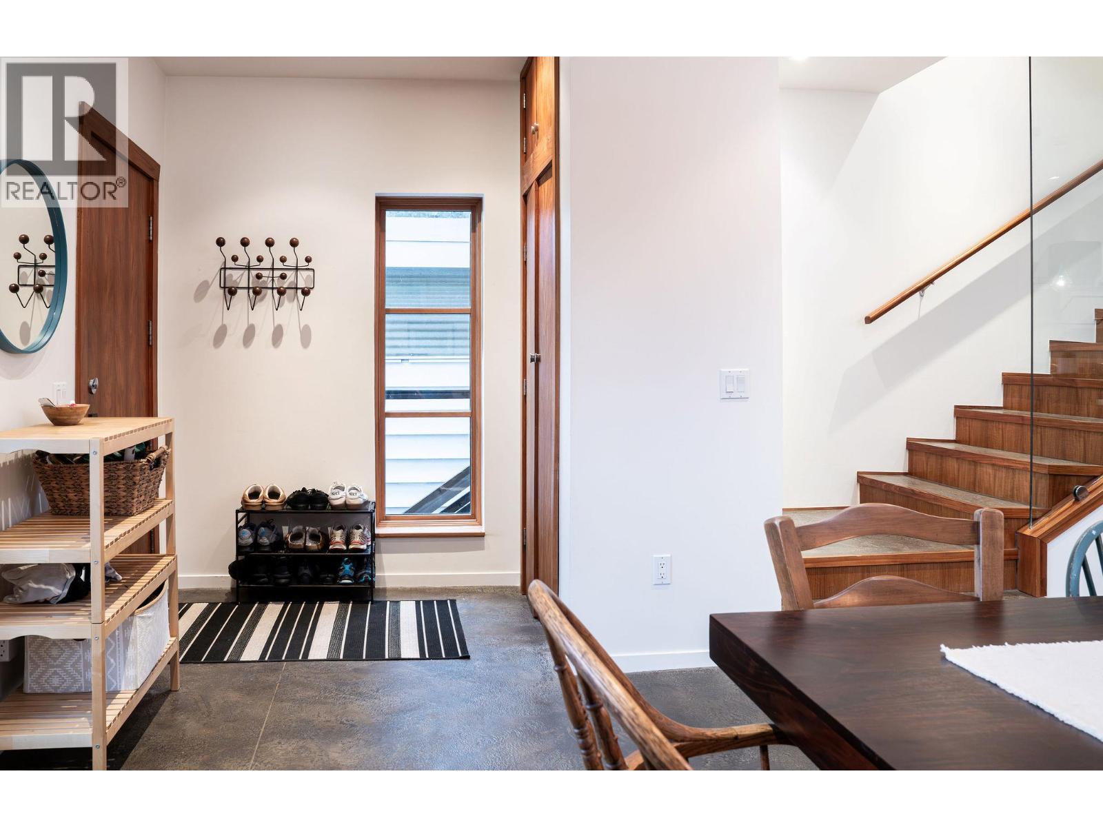 504 Ninth Street E, Revelstoke, British Columbia  V0E 2S0 - Photo 5 - 10375450