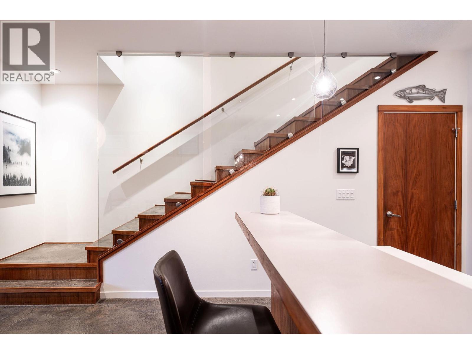 504 Ninth Street E, Revelstoke, British Columbia  V0E 2S0 - Photo 6 - 10375450