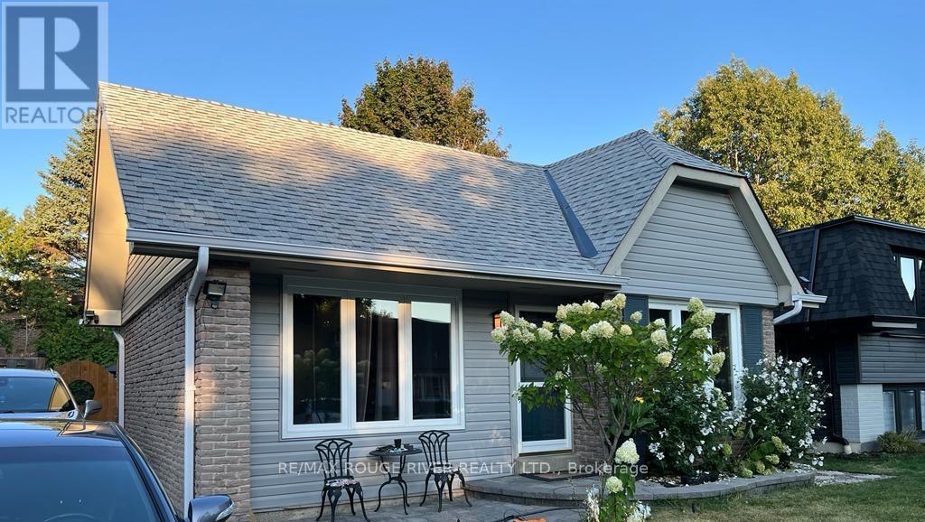 5 Glenmount Court, Whitby, Ontario  L1N 5M7 - Photo 1 - E12784154