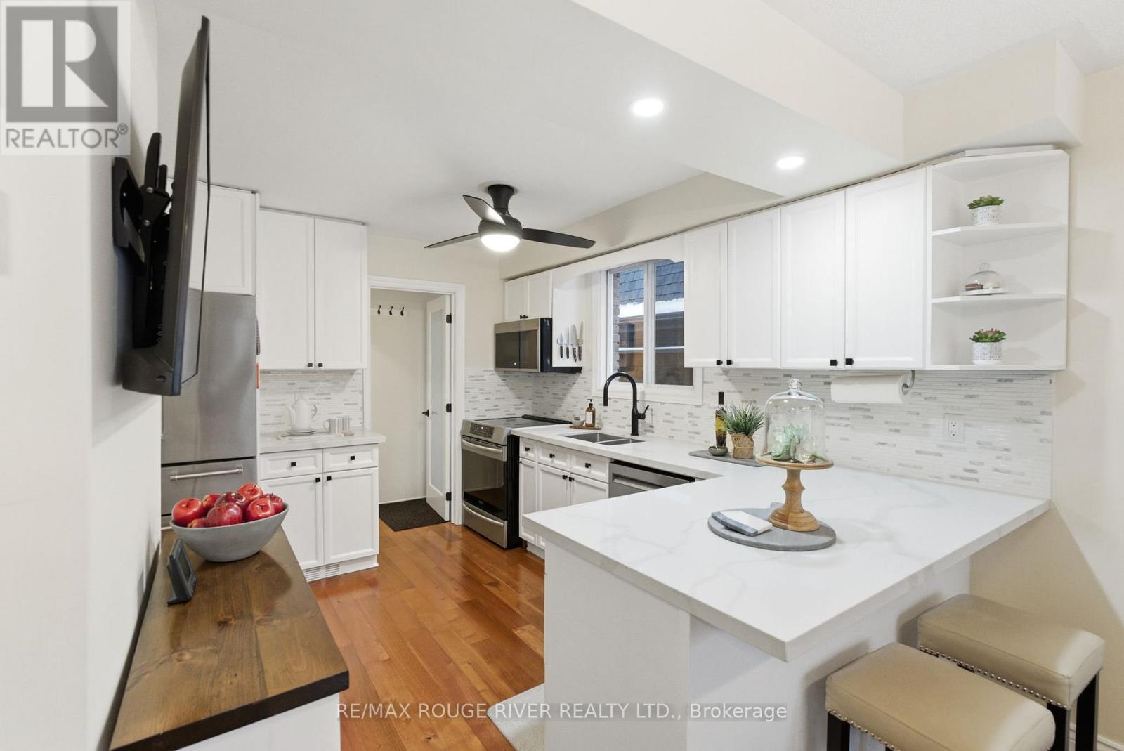 5 Glenmount Court, Whitby, Ontario  L1N 5M7 - Photo 10 - E12784154