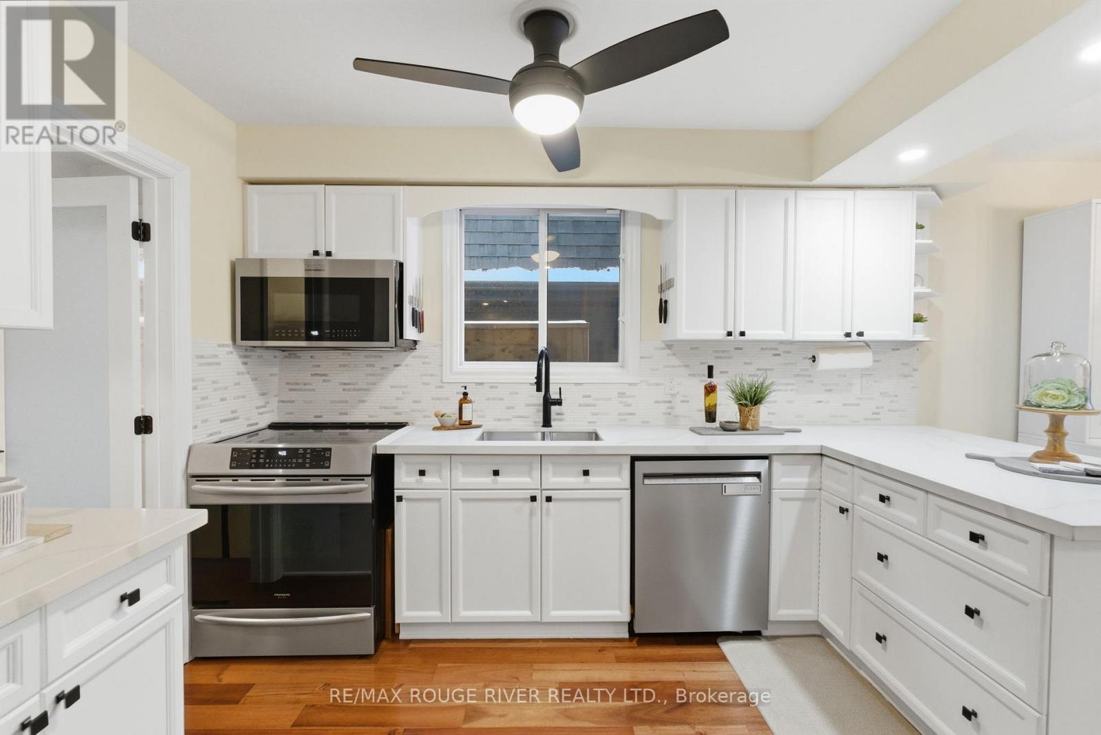 5 Glenmount Court, Whitby, Ontario  L1N 5M7 - Photo 11 - E12784154