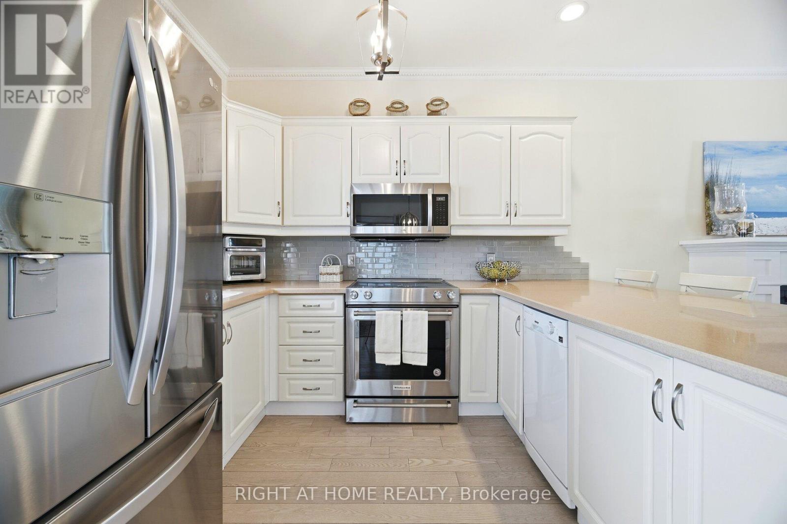 10 Lighthouse Point, Fort Erie, Ontario  L0S 1B0 - Photo 13 - X12783926