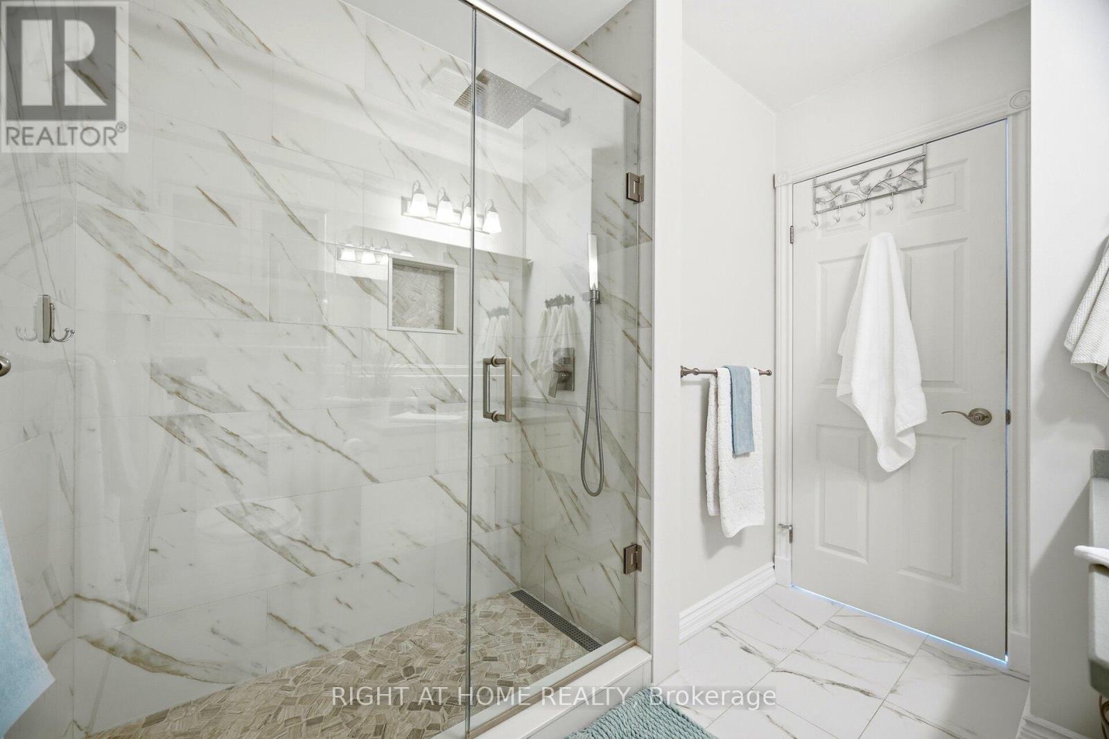 10 Lighthouse Point, Fort Erie, Ontario  L0S 1B0 - Photo 35 - X12783926