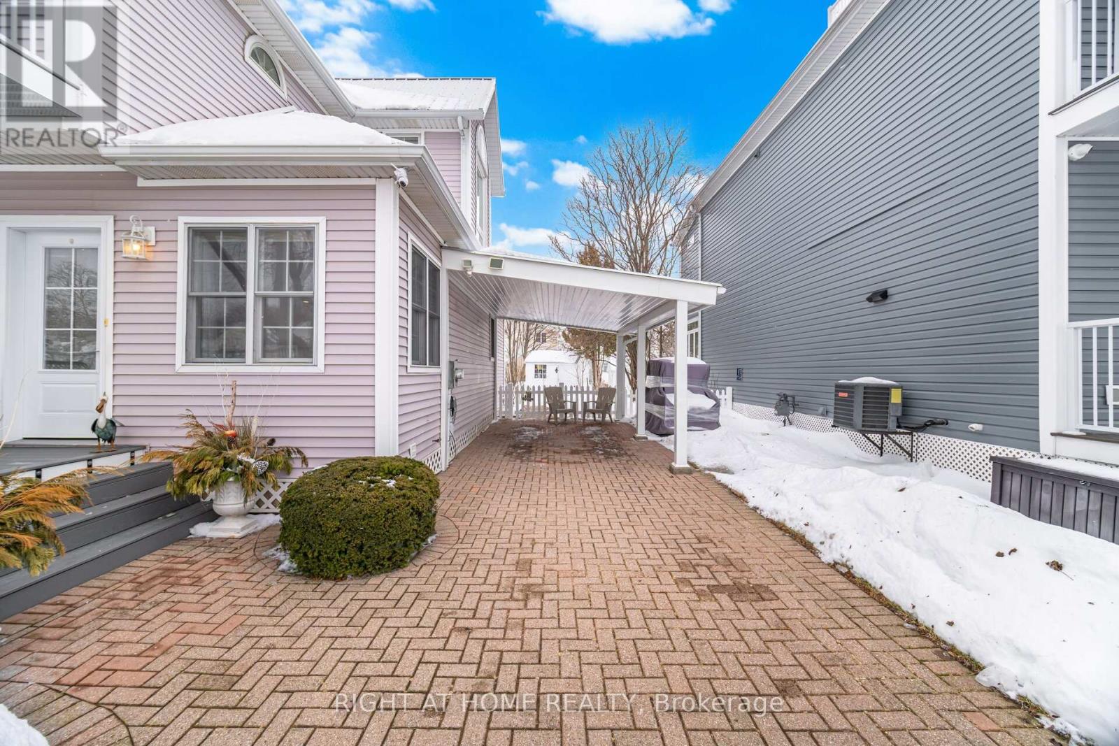 10 Lighthouse Point, Fort Erie, Ontario  L0S 1B0 - Photo 5 - X12783926