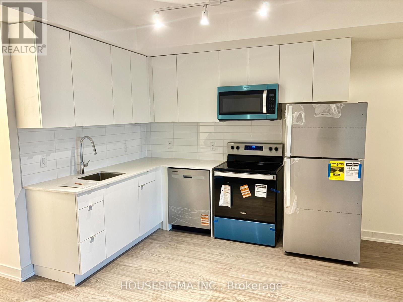 103a - 16 Melbourne Avenue, St. Catharines, Ontario  L2P 0G5 - Photo 2 - X12783950