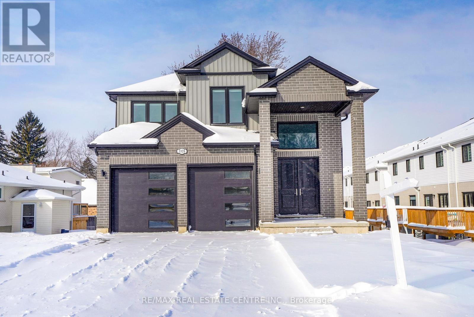 FULL HOUSE - 3328 ORIOLE DRIVE, London South, Ontario