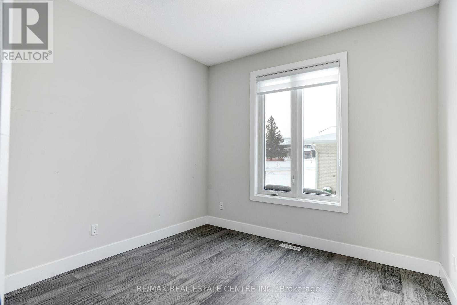 Full House - 3328 Oriole Drive, London South, Ontario  N6M 0K1 - Photo 13 - X12784012