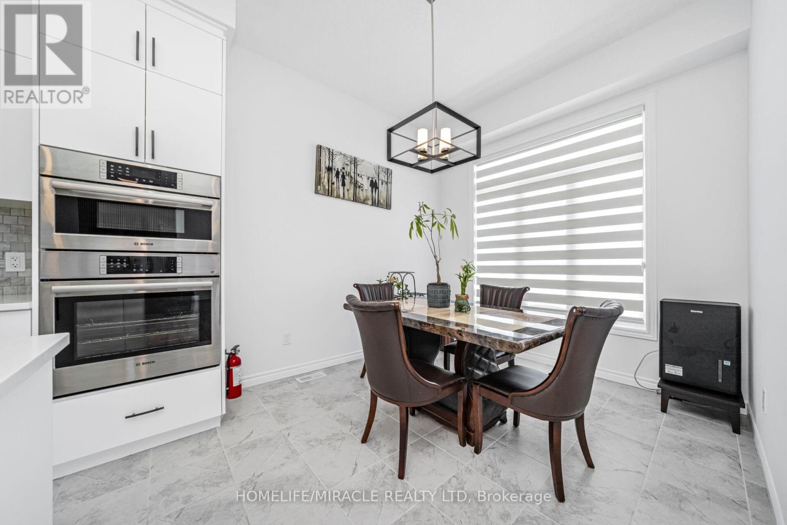 158 Savannah Ridge Drive, Brant, Ontario  N3L 0L5 - Photo 11 - X12784024