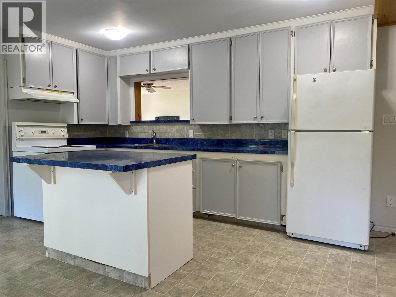 510 Tenth Street E, Revelstoke, British Columbia  V0E 2S0 - Photo 13 - 10375438