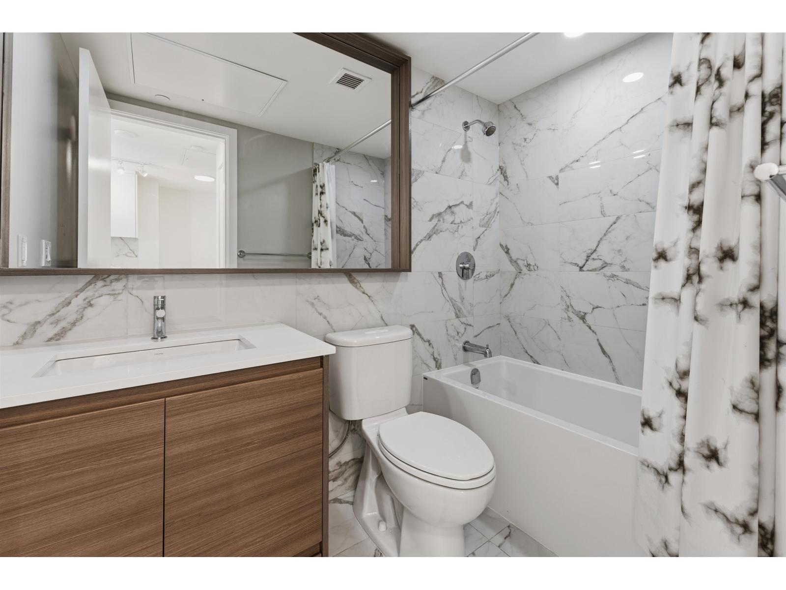 1409 10626 City Parkway, Surrey, British Columbia  V3T 0S3 - Photo 13 - R3089041