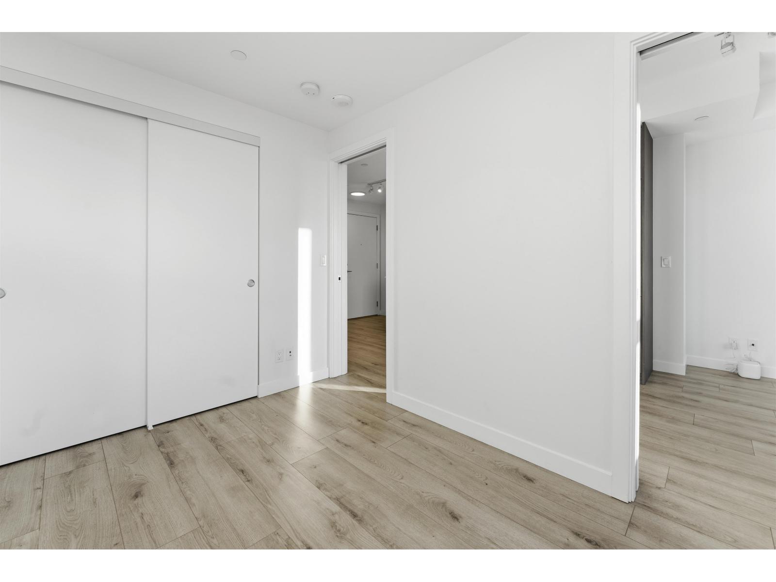 1409 10626 City Parkway, Surrey, British Columbia  V3T 0S3 - Photo 11 - R3089041