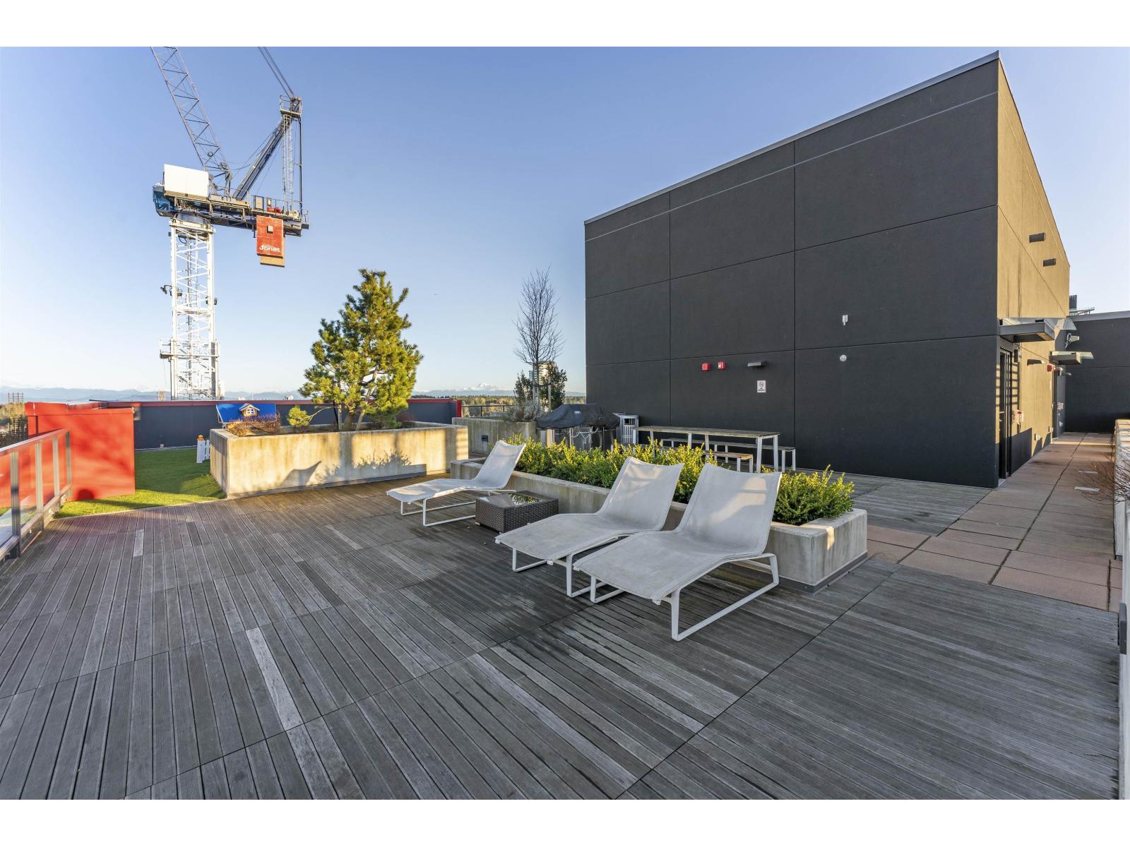 1409 10626 City Parkway, Surrey, British Columbia  V3T 0S3 - Photo 3 - R3089041