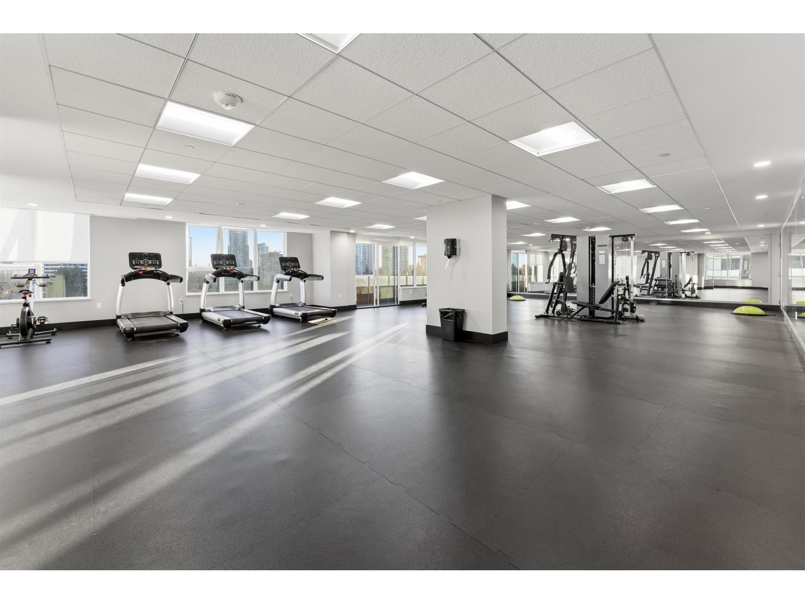 1409 10626 City Parkway, Surrey, British Columbia  V3T 0S3 - Photo 17 - R3089041