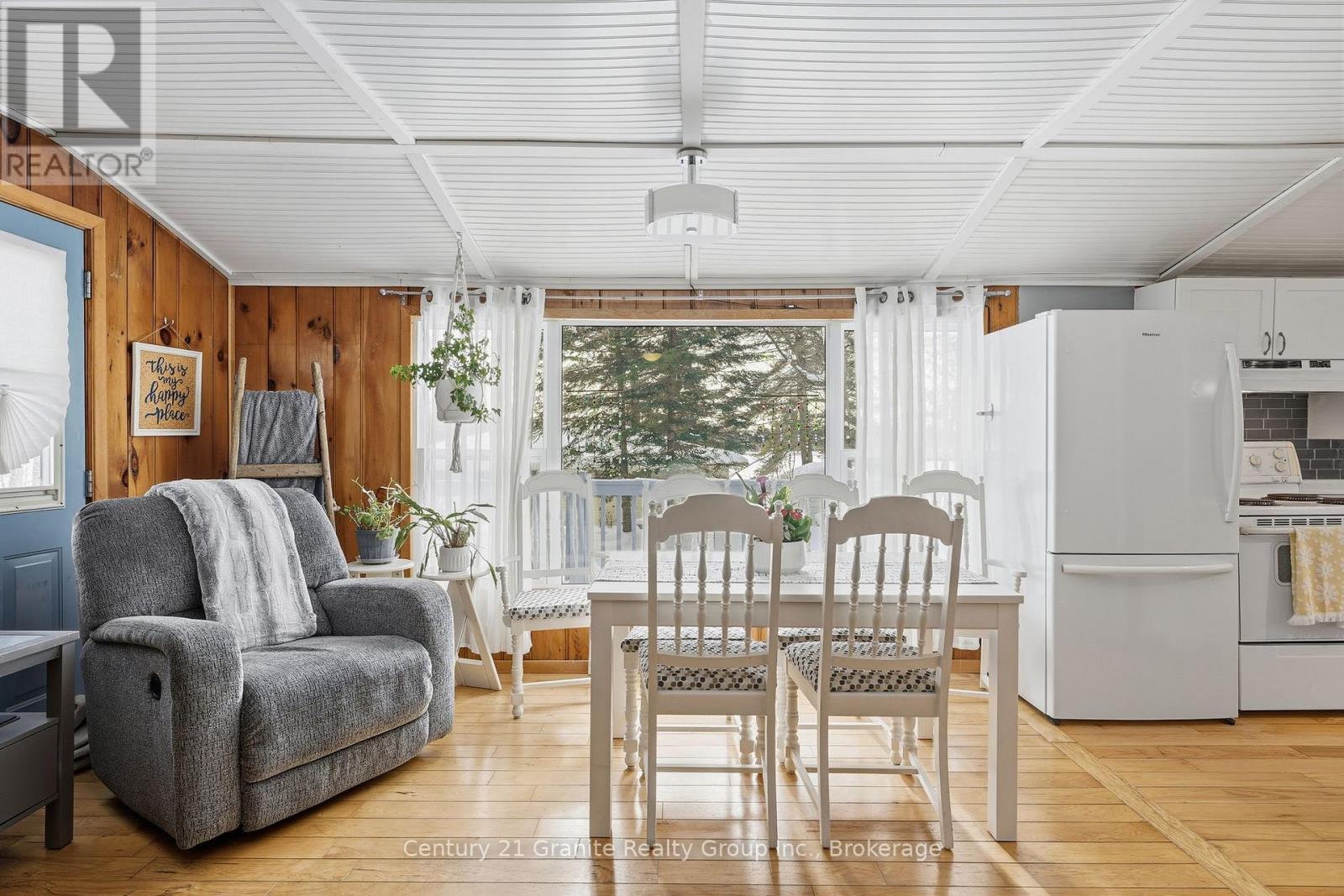 1019 Pike Lane, Dysart Et Al, Ontario K0M 1S0 - Photo 12 - X12784164