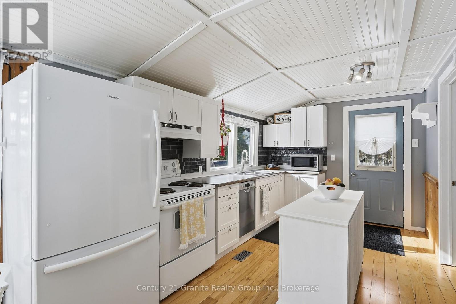 1019 Pike Lane, Dysart Et Al, Ontario K0M 1S0 - Photo 8 - X12784164