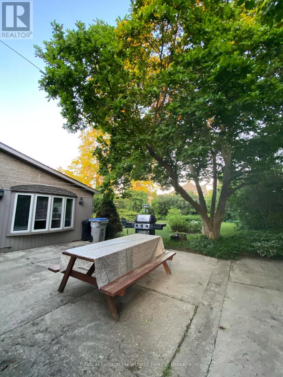 261 Cobourg Street, Goderich, Ontario  N7A 1R9 - Photo 12 - X12784192