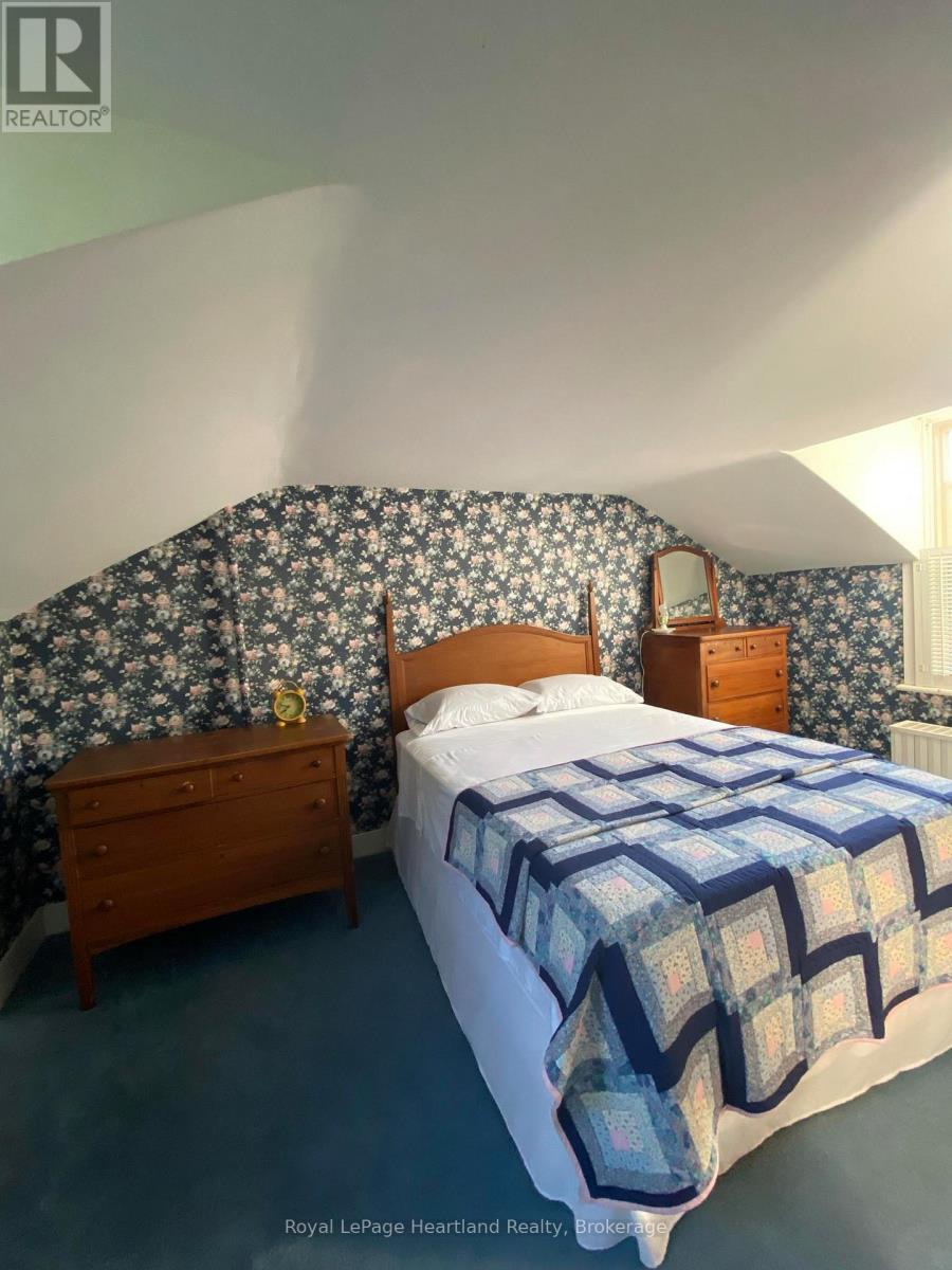 261 Cobourg Street, Goderich, Ontario  N7A 1R9 - Photo 7 - X12784192