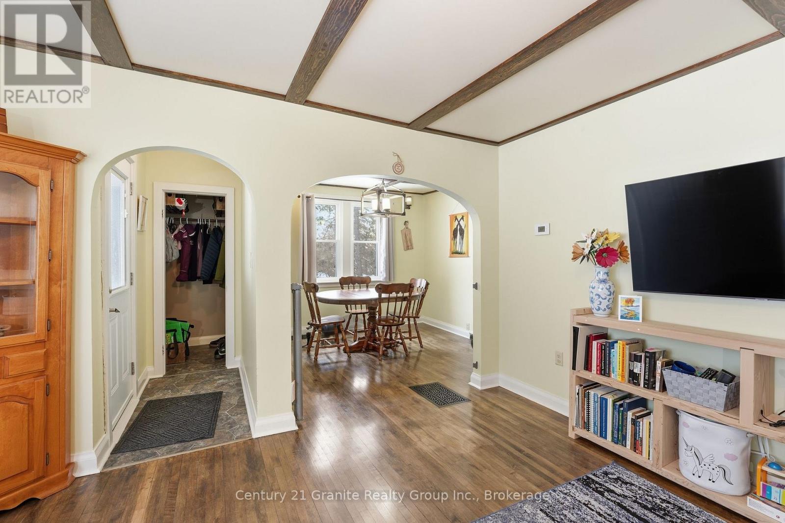 101 Victoria Street, Dysart Et Al, Ontario K0M 1S0 - Photo 15 - X12784224