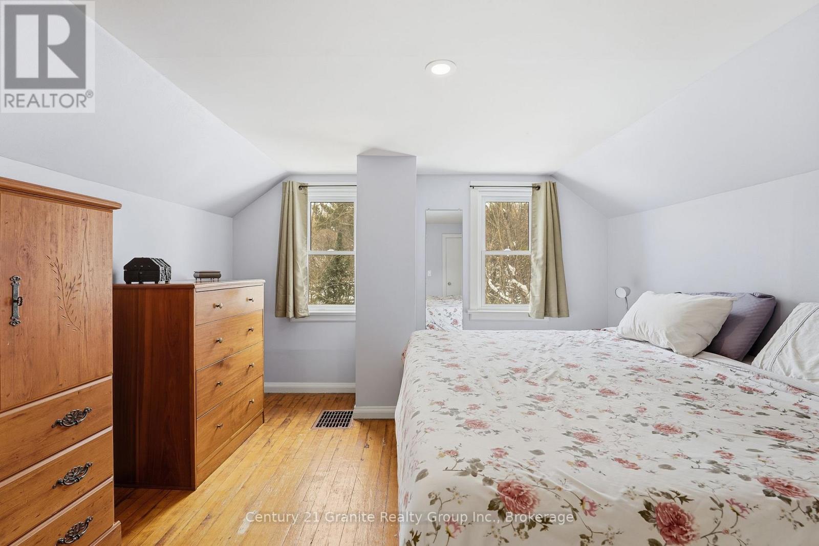 101 Victoria Street, Dysart Et Al, Ontario K0M 1S0 - Photo 21 - X12784224