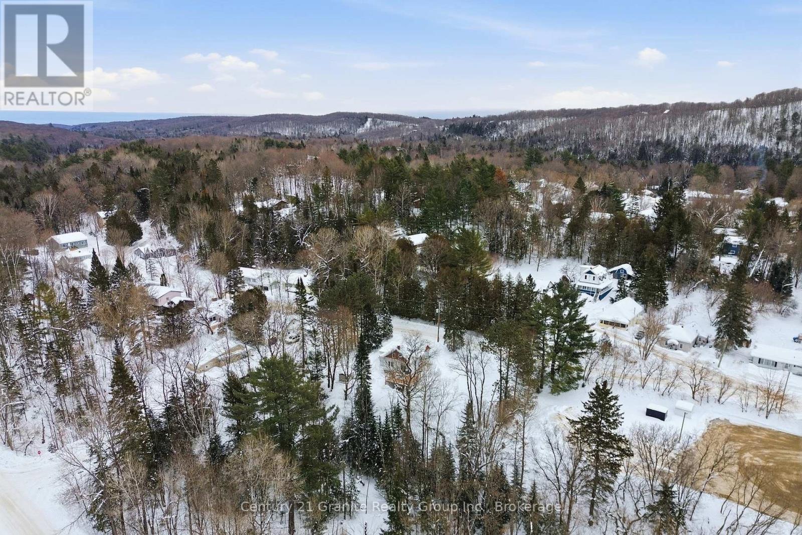 101 Victoria Street, Dysart Et Al, Ontario K0M 1S0 - Photo 46 - X12784224