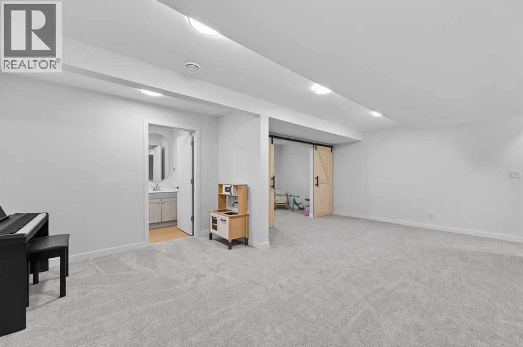 19 Rowley Park Nw, Calgary, Alberta  T3l 0G6 - Photo 36 - A2281755