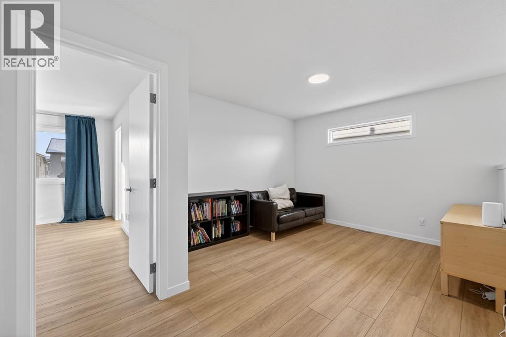 19 Rowley Park Nw, Calgary, Alberta  T3l 0G6 - Photo 22 - A2281755