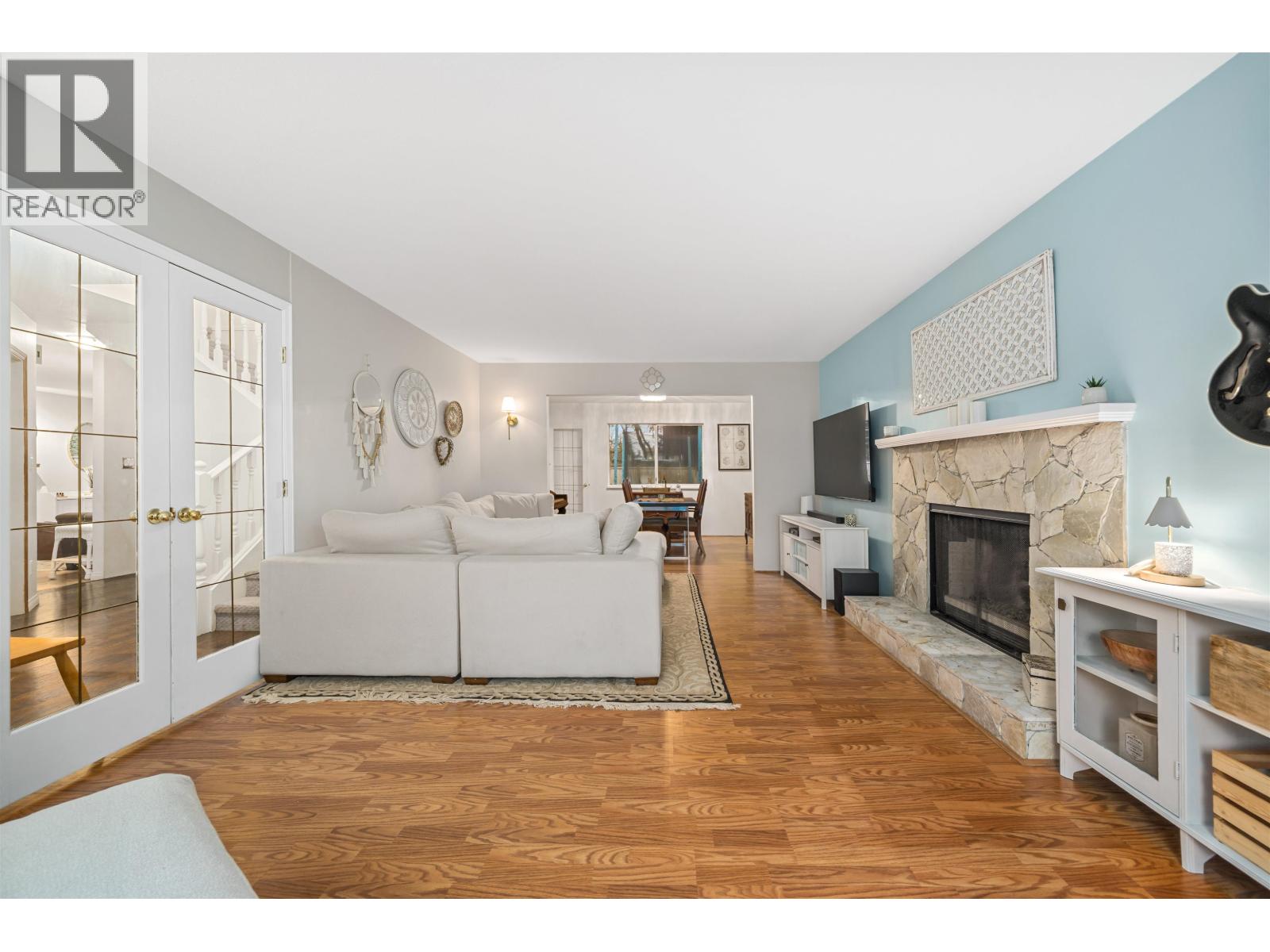 19566 Park Road, Pitt Meadows, British Columbia  V3Y 1B1 - Photo 3 - R3089105