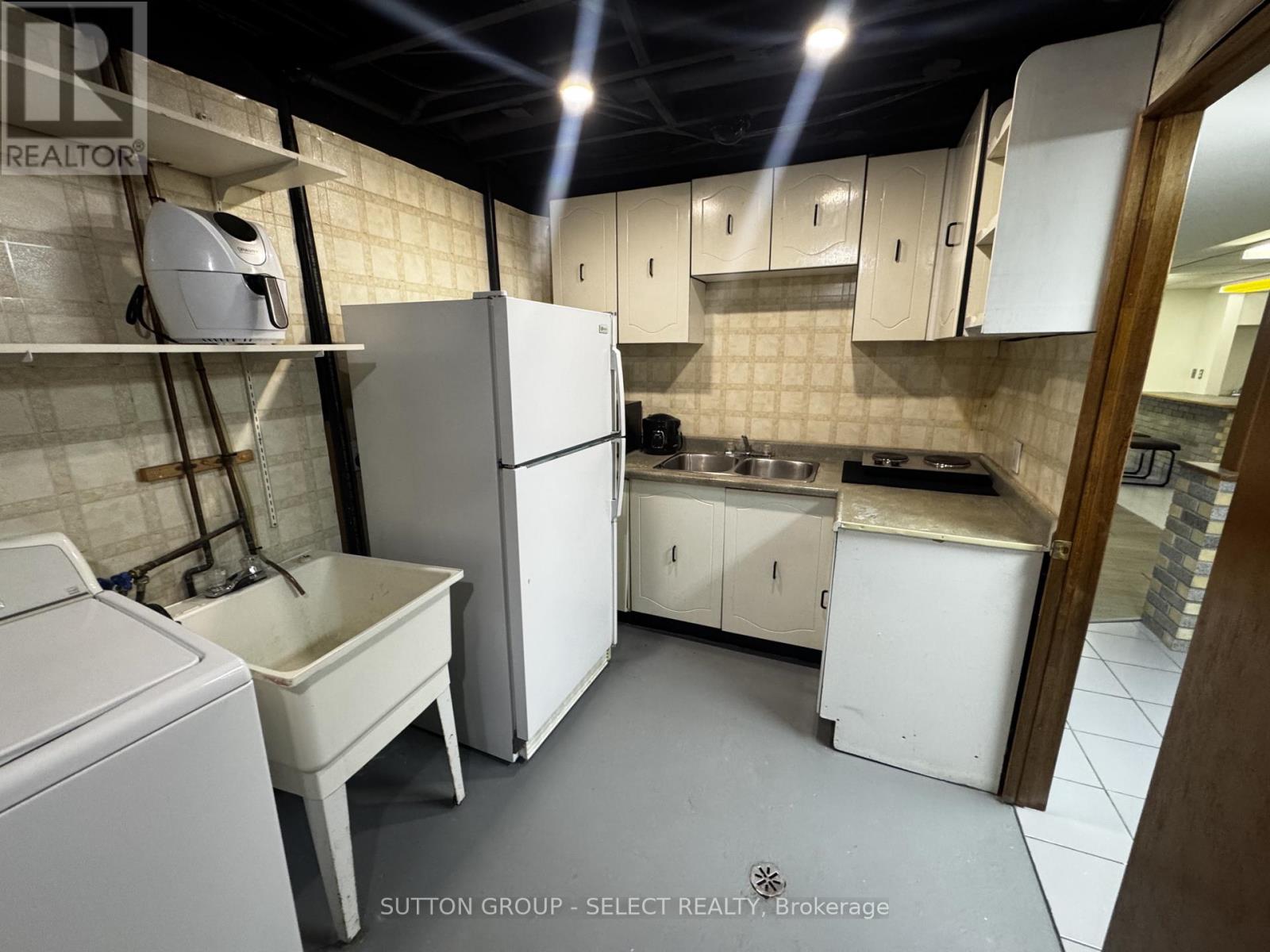 31 Meadowview Road, London South, Ontario  N6J 4E5 - Photo 33 - X12784282