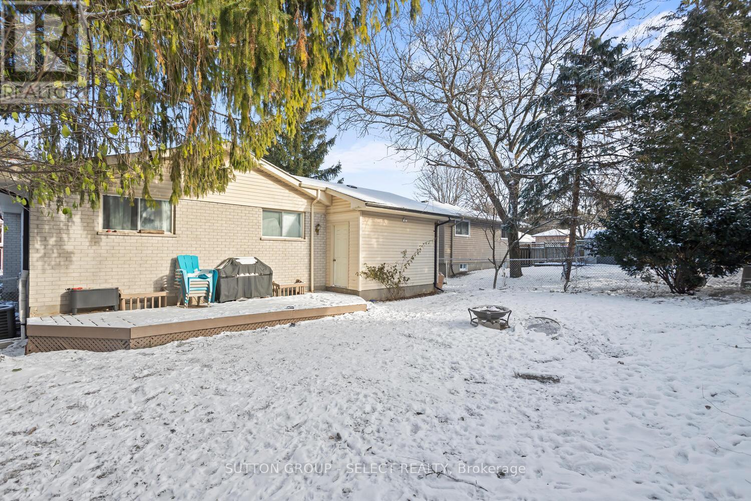 31 Meadowview Road, London South, Ontario  N6J 4E5 - Photo 40 - X12784282